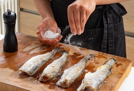 Фото шага рецепта Навага на мангале 186384 шаг 4  