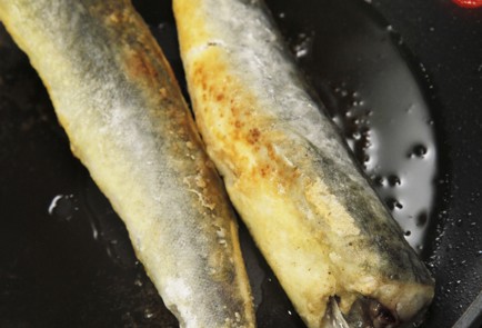 Фото шага рецепта Навага тушенная в сметане 69212 шаг 2  