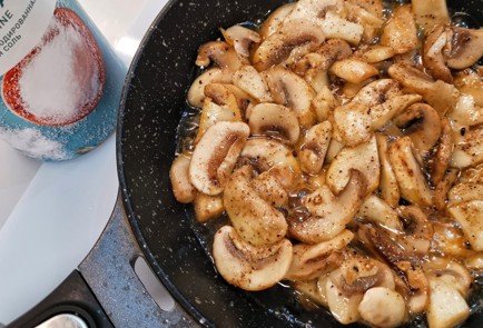 Фото шага рецепта Нежная сливочногрибная паста 153032 шаг 7  