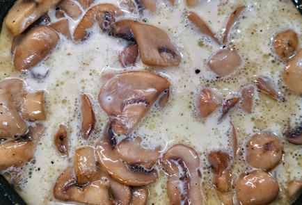 Фото шага рецепта Нежная сливочногрибная паста 153032 шаг 8  