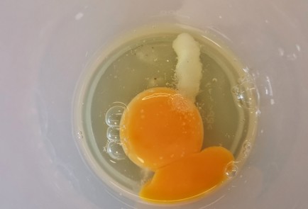 Фото шага рецепта Нежный майонез с мускатным орехом 152585 шаг 3  