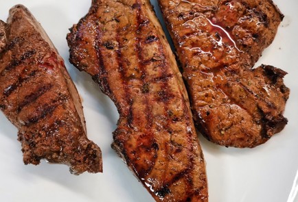 Фото шага рецепта Нежный стейк из телячьей печени 152924 шаг 8  