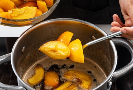 Фото шага рецепта Нектарины в пряном вине 186733 шаг 5  