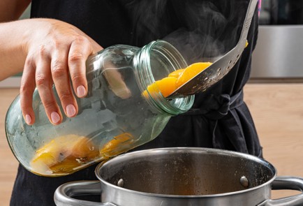 Фото шага рецепта Нектарины в пряном вине 186733 шаг 7  