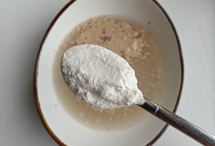 Фото шага рецепта Несладкие булочки с песто и сыром 174852 шаг 2