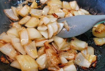 Фото шага рецепта Нежная куриная печень со сметаной 174438 шаг 3  