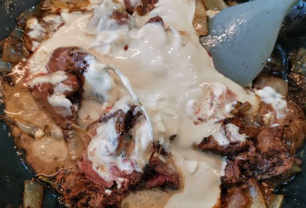 Фото шага рецепта Нежная куриная печень со сметаной 174438 шаг 7  