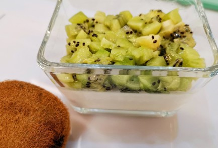 Фото шага рецепта Нежная паннакотта с киви 152486 шаг 10