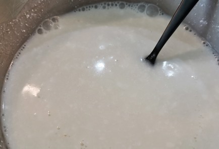 Фото шага рецепта Нежная паннакотта с киви 152486 шаг 6