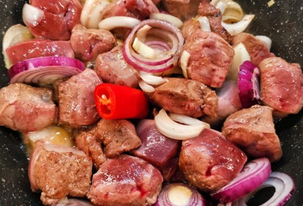 Фото шага рецепта Нежная печень с луком 173359 шаг 3  