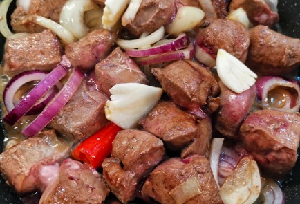 Фото шага рецепта Нежная печень с луком 173359 шаг 5  