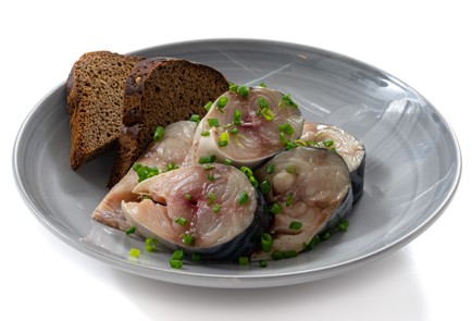 Фото шага рецепта Нежная скумбрия быстрого посола 173982 шаг 10  