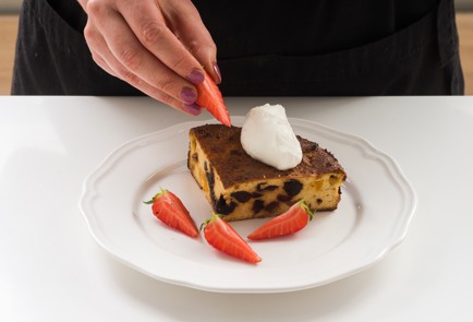 Фото шага рецепта Нежная творожная запеканка 152166 шаг 10  