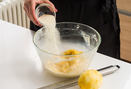 Фото шага рецепта Нежная творожная запеканка 152166 шаг 4  