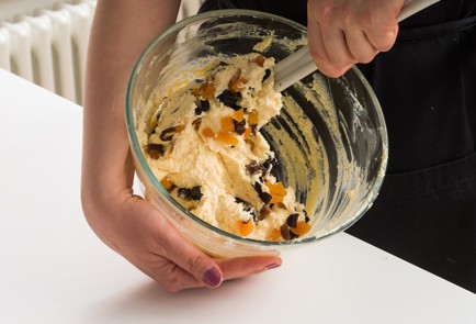 Фото шага рецепта Нежная творожная запеканка 152166 шаг 6  