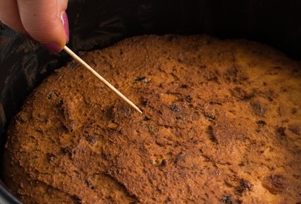 Фото шага рецепта Нежная творожная запеканка 152166 шаг 9  