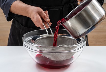 Фото шага рецепта Нежные фаршированные яйца с трюфельным маслом 175399 шаг 5