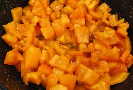 Фото шага рецепта Нежный скрэмбл с помидорами 174936 шаг 3