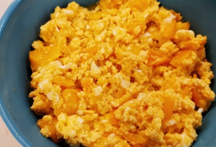 Фото шага рецепта Нежный скрэмбл с помидорами 174936 шаг 8