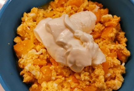 Фото шага рецепта Нежный скрэмбл с помидорами 174936 шаг 9