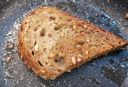 Фото шага рецепта Новогодний бутерброд 175408 шаг 5  