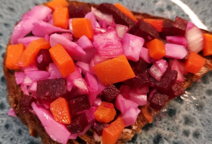 Фото шага рецепта Новогодний бутерброд 175408 шаг 9  