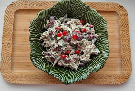 Фото шага рецепта Новогодний салат из курицы и граната 191031 шаг 10  