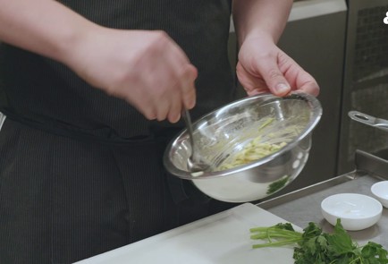 Фото шага рецепта Оладьи из нутовой муки и цукини 175891 шаг 5  