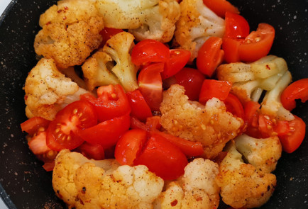 Фото шага рецепта Обжаренная в соевом соусе цветная капуста 151777 шаг 9  