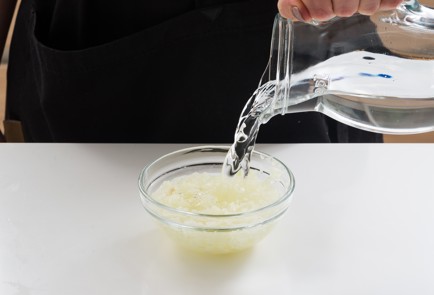 Фото шага рецепта Очень простой салат с фасолью 152053 шаг 2  