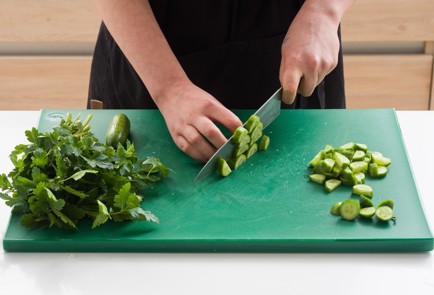 Фото шага рецепта Очень простой салат с фасолью 152053 шаг 4  