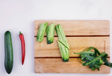 Фото шага рецепта Огурцы в остром маринаде 16230 шаг 1  