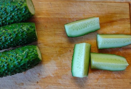 Фото шага рецепта Огурцы малосольные 187075 шаг 3  