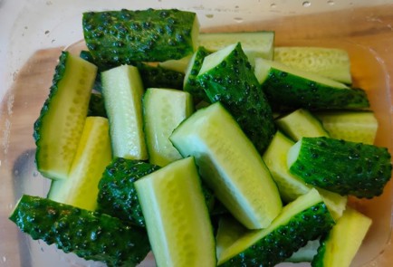 Фото шага рецепта Огурцы малосольные 187075 шаг 4  