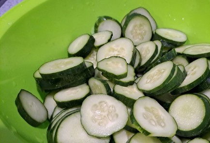 Фото шага рецепта Огурцы на зиму  пикули в банке 190213 шаг 2  