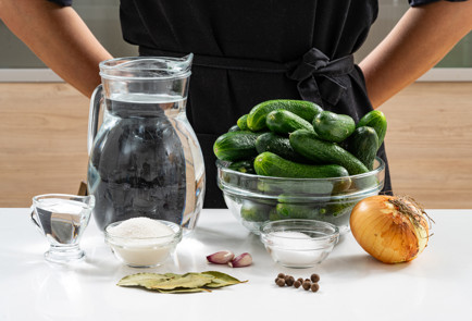 Фото шага рецепта Огурцы маринованные поболгарски 190148 шаг 1  