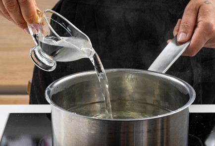 Фото шага рецепта Огурцы маринованные поболгарски 190148 шаг 9  