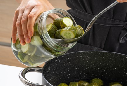 Фото шага рецепта Огурцы пофински на зиму 187084 шаг 8  