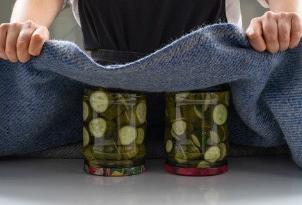 Фото шага рецепта Огурцы пофински на зиму 187084 шаг 9  