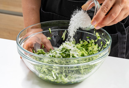 Фото шага рецепта Огурцы в огурцах 190021 шаг 4