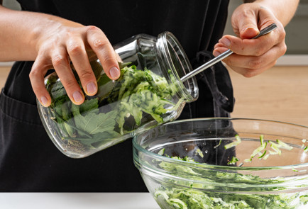 Фото шага рецепта Огурцы в огурцах 190021 шаг 7