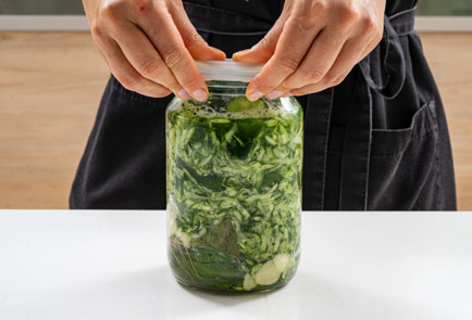 Фото шага рецепта Огурцы в огурцах 190021 шаг 9