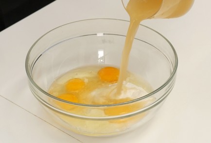 Фото шага рецепта Японский блинчик окономияки 137290 шаг 5  