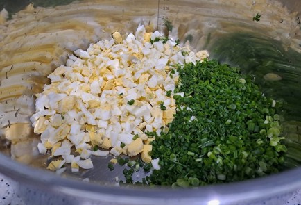 Фото шага рецепта Окрошка без колбасы на курином бульоне 189351 шаг 4  