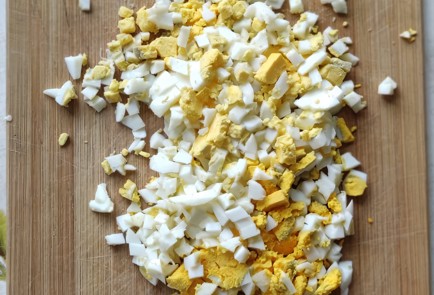 Фото шага рецепта Окрошка на кефире и квасе 173876 шаг 1  