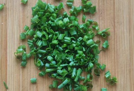 Фото шага рецепта Окрошка на кефире и квасе 173876 шаг 7  