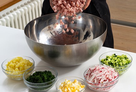 Фото шага рецепта Окрошка на кефире и минералке 173648 шаг 10  