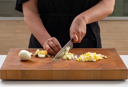 Фото шага рецепта Окрошка на кефире и минералке 173648 шаг 5  