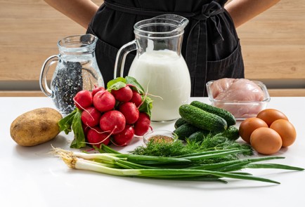 Фото шага рецепта Окрошка на кефире с курицей 189002 шаг 1