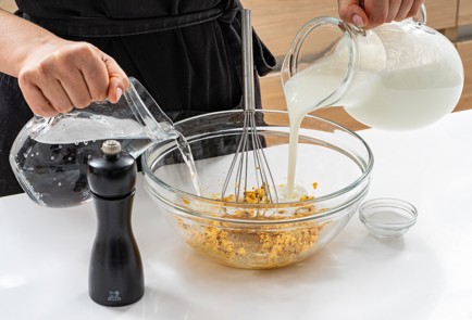 Фото шага рецепта Окрошка на кефире с курицей 189002 шаг 10